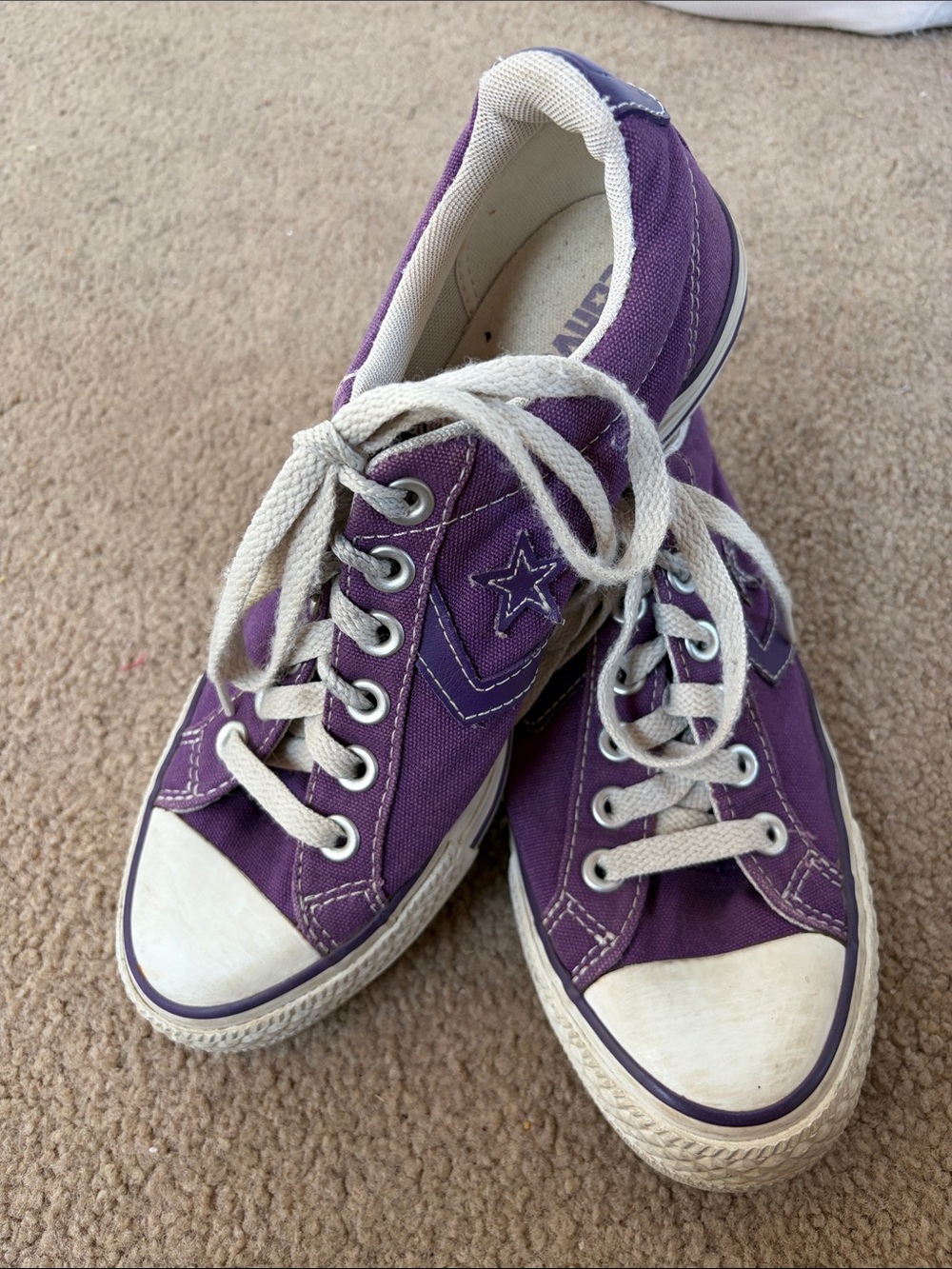 Converse Purple Sneakers With Stars - Picture 2 of 3